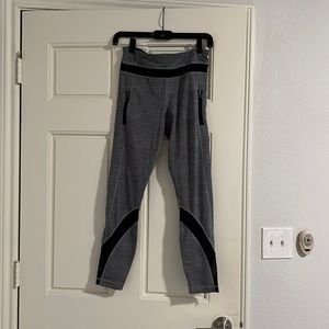 Lulu lemon leggings with zipper side pockets